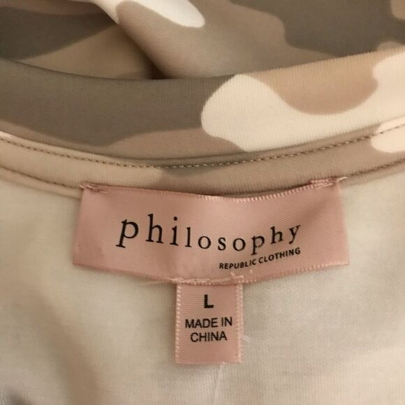 Philosophy Republic Top Women's Beige Camo Short Sleeve Modal Top Pullover NWT - Picture 5 of 8